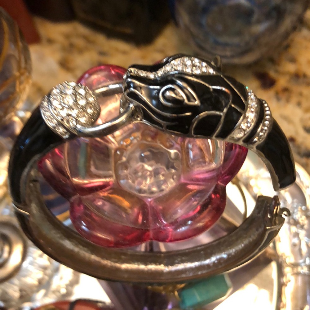 Panther with sparkling stones. This is a real eye opener.
